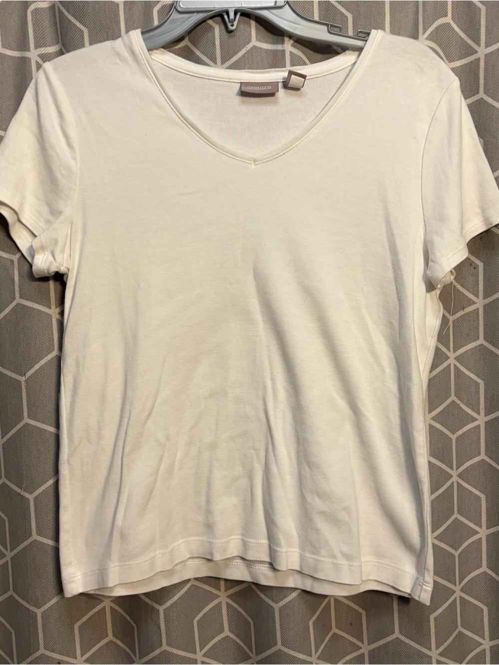 Chico's Cream V-Neck Short Sleeve Tee